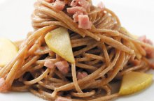 Спагетти из непросеянной муки по-трентински 